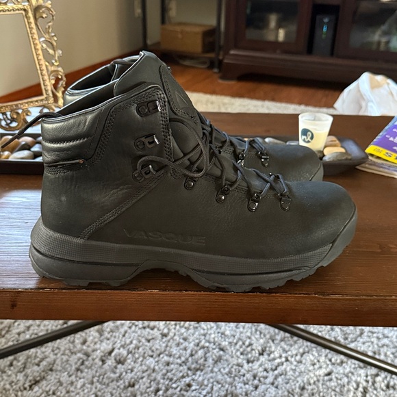 Vasque St. Elias Black Hiking Boots main image 4